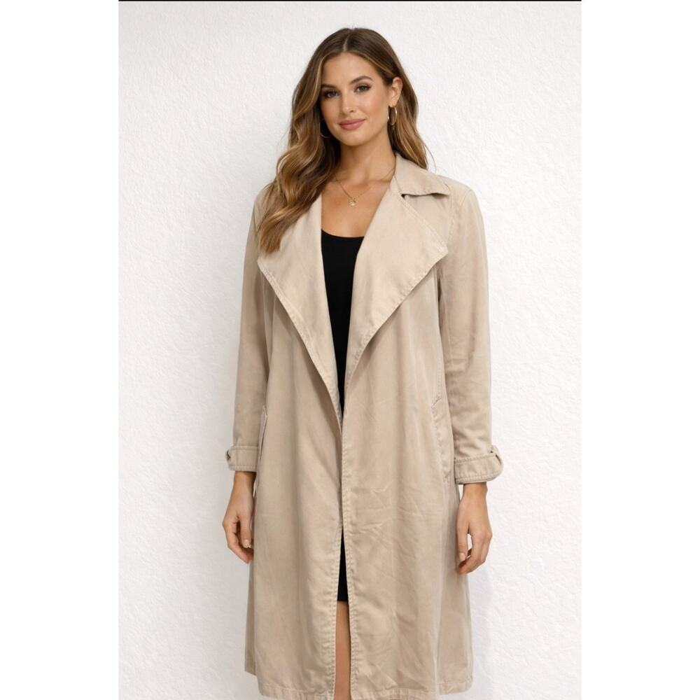 ARITZIA Babaton Lawson Trench coat In Cream Size Small MSRP $248